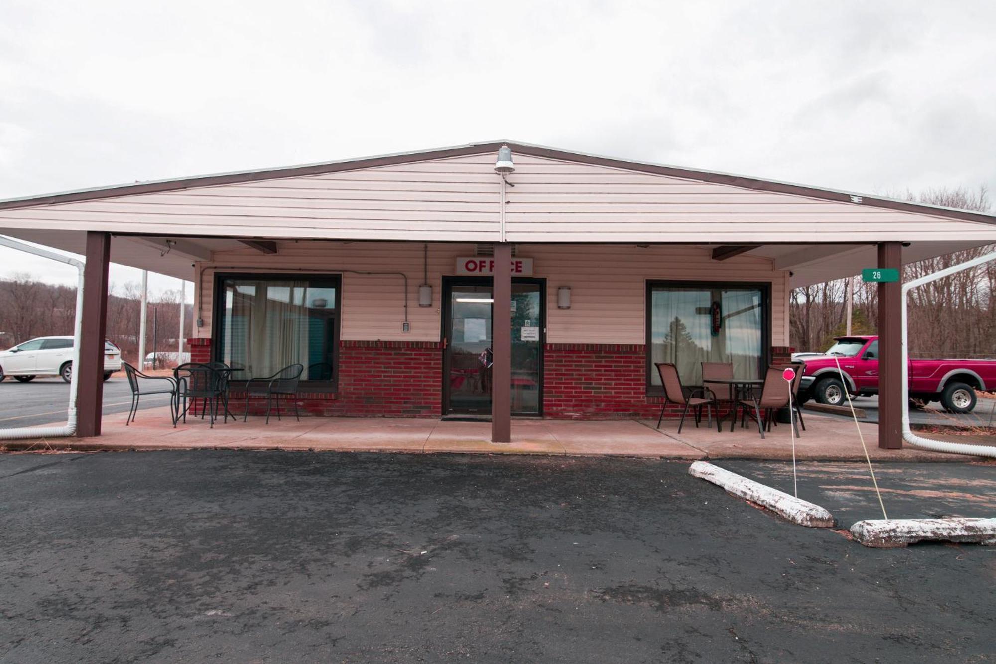 Oyo Hotel Dalton Pa I-81 Craig Екстериор снимка